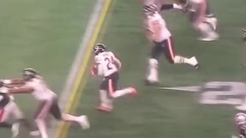 Chicago bears touchdown by Justin Fields