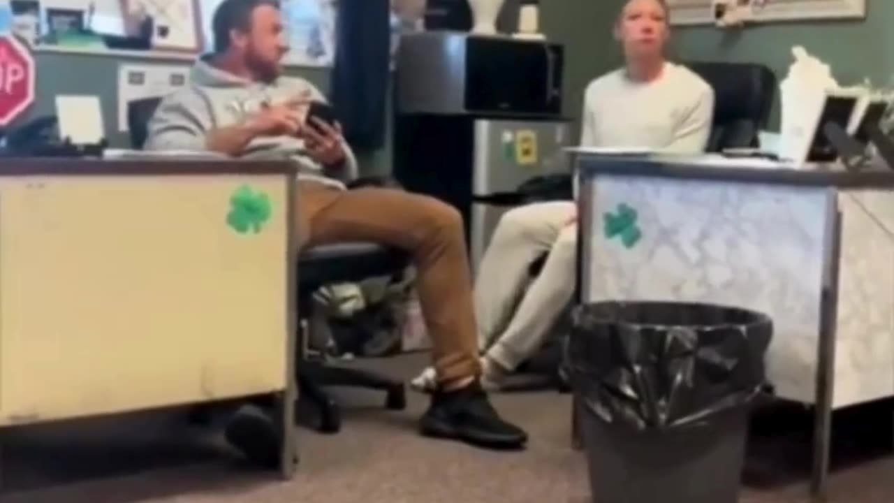 The end 😂😂😂 #funny #fails #viral #shorts #justlaughfolder