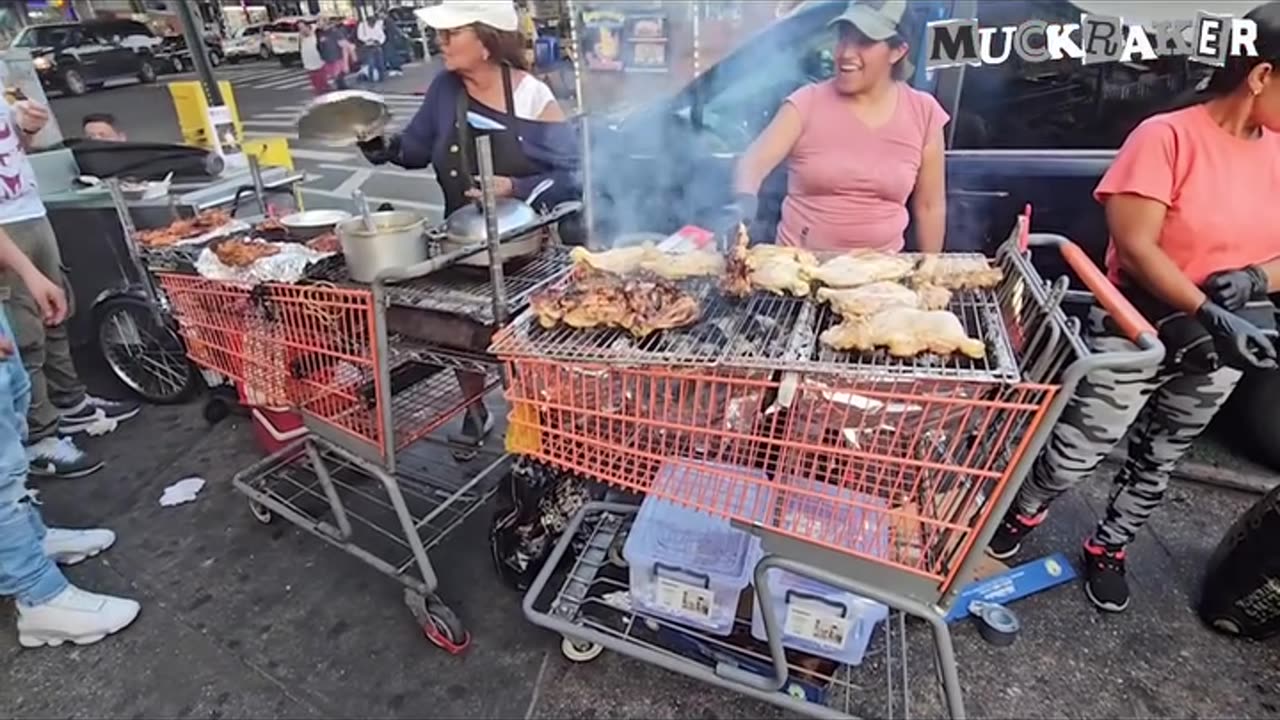 BBQ a la cart in NYC. Parrillada en carritos de la compra en Nueva York.