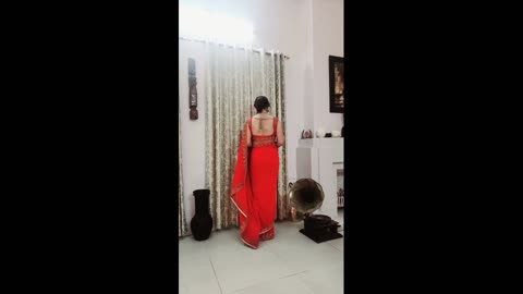 Neelam Hamdard Vlog46 Twirling in Red Saree