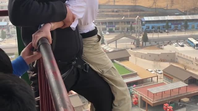 Extreme Bungy Jumping With Beautiful Scared Girl