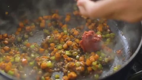 Stir and add the ingredients for 5 minutes