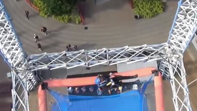 Oh, my God. Do you dare to do that bungee jump? The thrill is the heartbeat