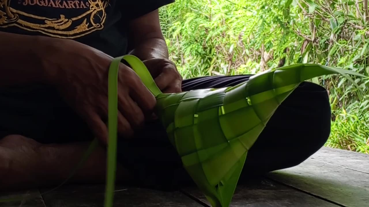 How to make a Coconut leaf bucket - Coconut(palm) leaf craft.