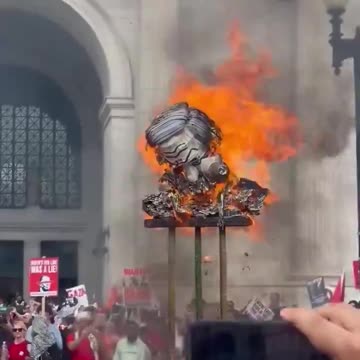 Manifestantes en Washington DC quemaron una efigie de Netanyahu