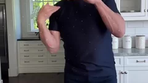 Chef Gordon Ramsay, dancing to his quick dish!