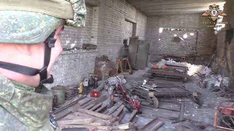 Ukraine War - Russian and DPR troops