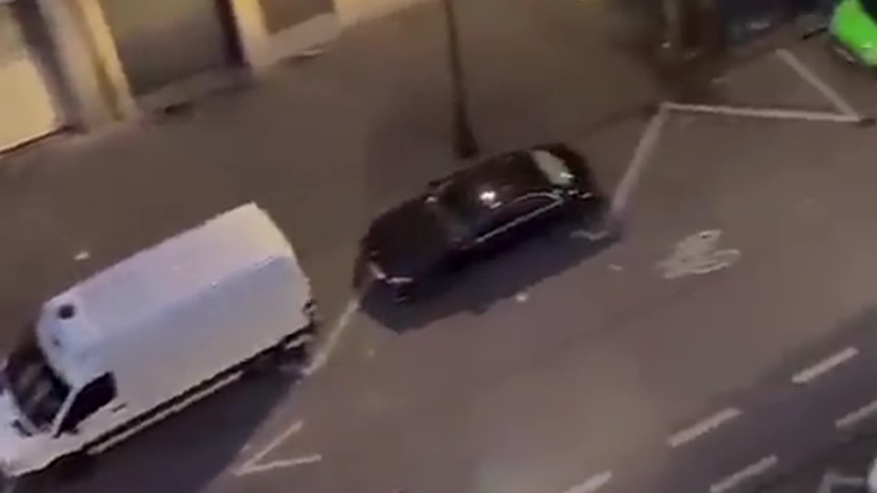 Tunisian terrorists kill in the streets of Brussels突尼斯恐怖分子在布鲁塞尔街头杀人