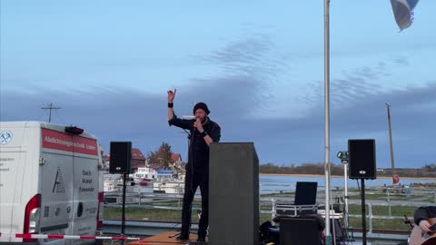 Wolgast: Gesangseinlage von Martin am 19-04-2022