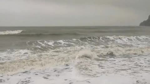 The Sea being so peaceful and comforting- sounds to put you to sleep and relax you-Shanklin beach