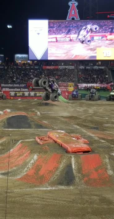 Monster Truck doing a Backflip!!