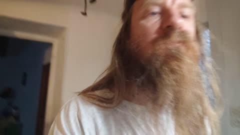 2022-07-27 (3) - Asmr unboxing - Twitch Triskelina