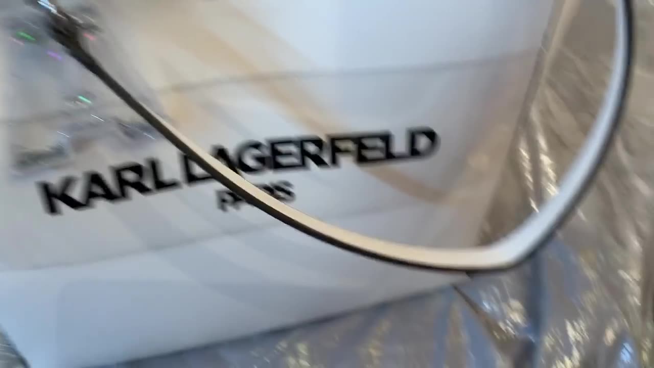 What's in my Karl Lagerfeld Paris White Tote Bag