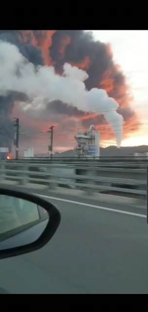 Desalojan a 250 personas por el incendio de Montornès (Barcelona) (3)