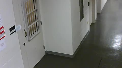 1665HQOB02PrisonerProcessingCell_2021-01-06_23h40min01s923ms.mp4