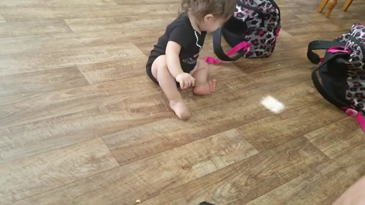 This funny baby moment will definitely make you laugh🤣😆