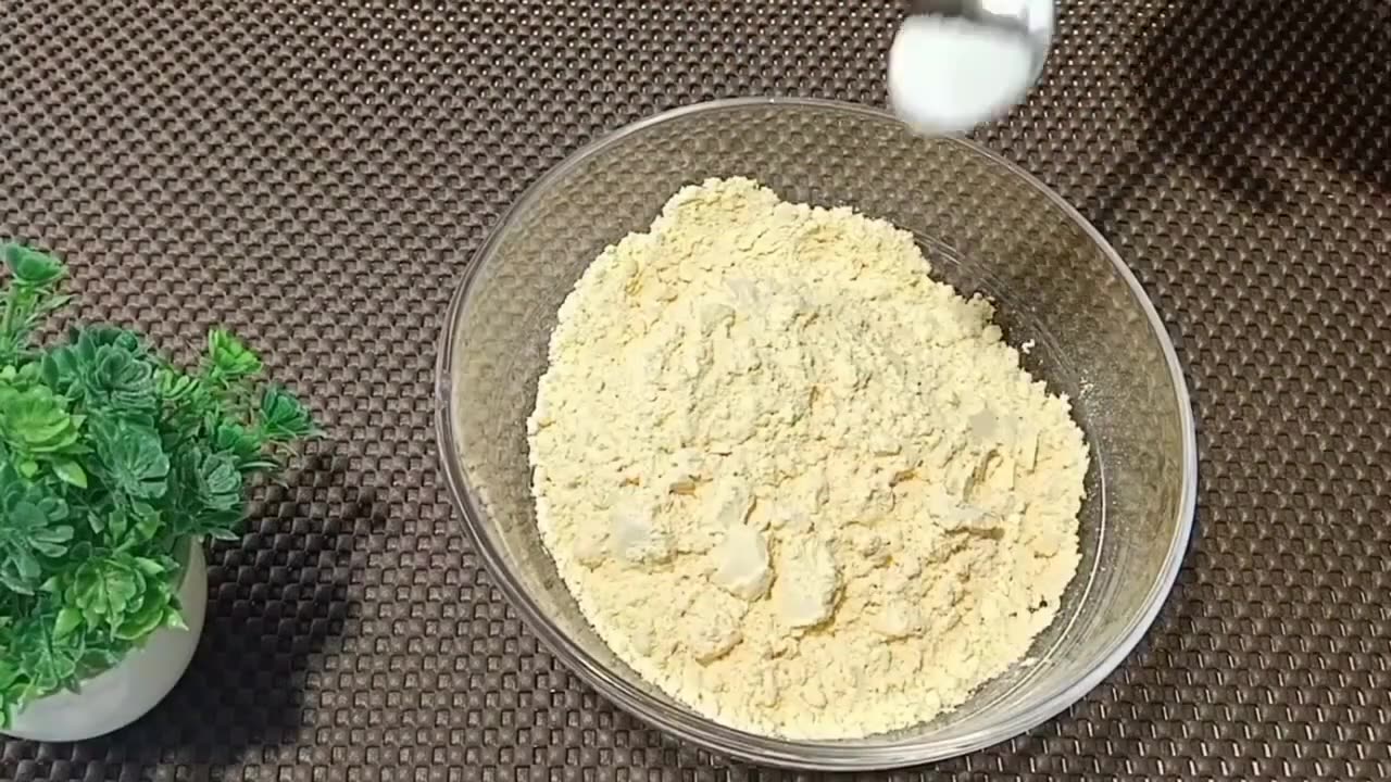 How to Make Flaky Homemade Pie Crust