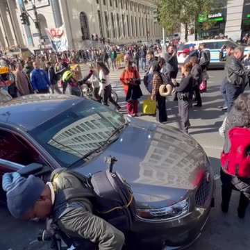 I'm on the ground with a massive crowd of fired up Patriot's in #MSG