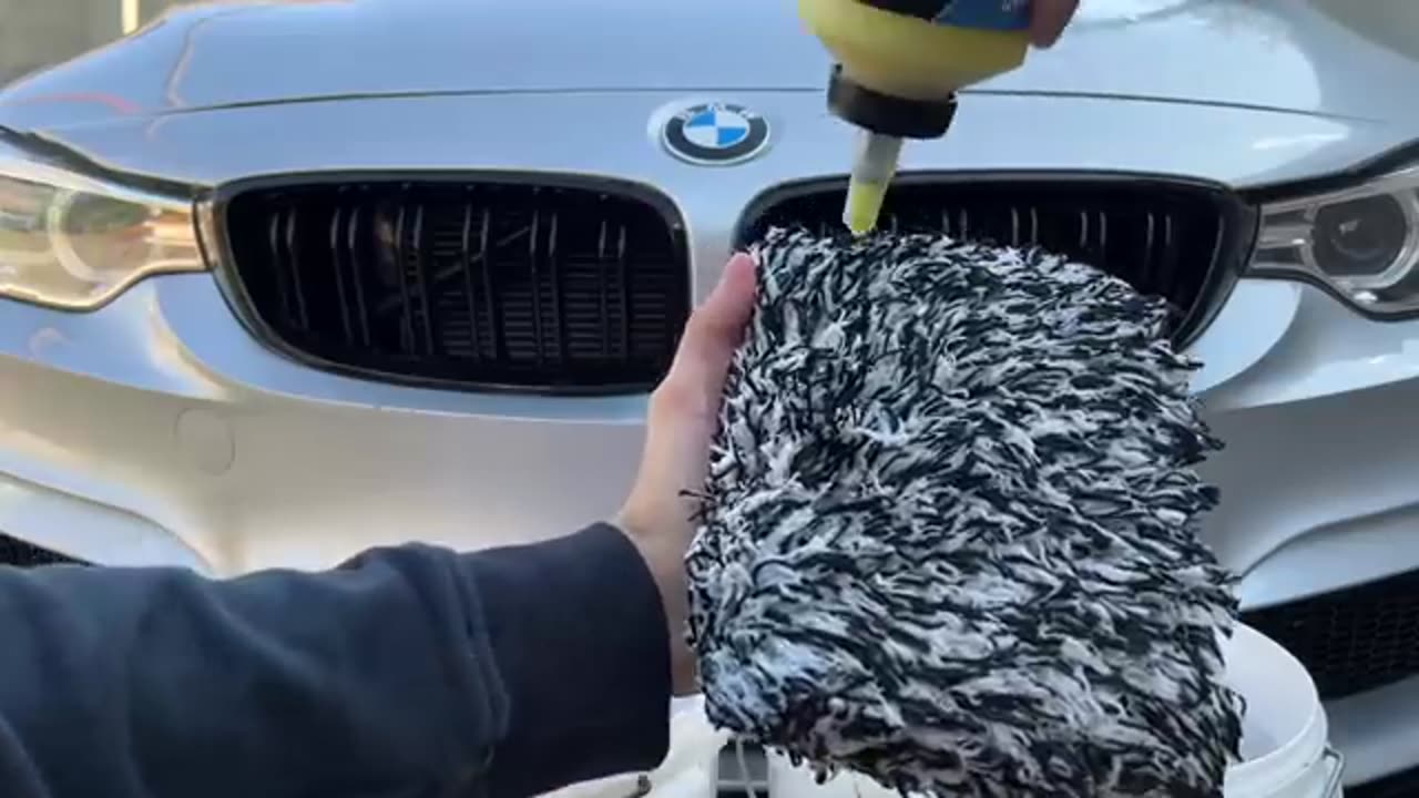 YOU NEED TO SEE THIS SATISFYING BMW WASH