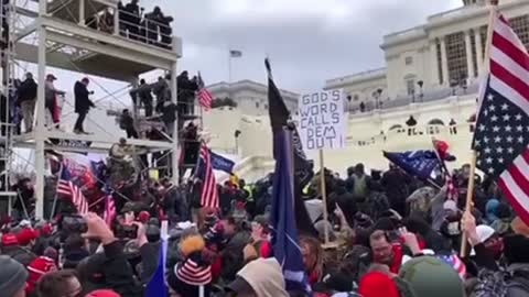 Capitol police used Flash Bangs Jan 6⚠️