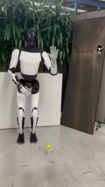 Tesla Optimus' New Hand Can Catch Balls