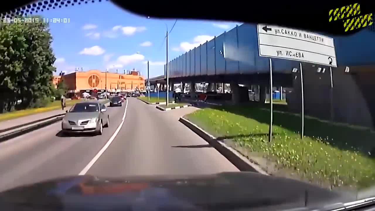 Lucky people . Shoking experience . Live accident