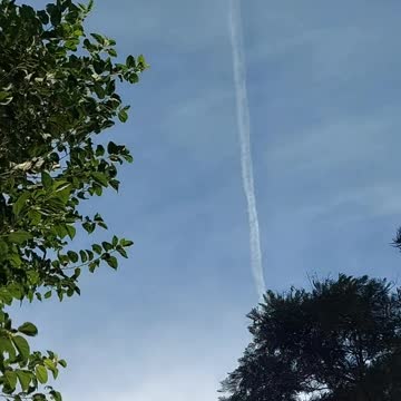 Estela de avión o Chemtrails en Uruguay 1
