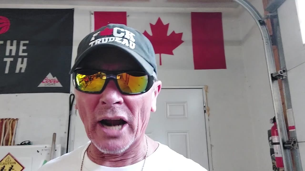 Angry Canadian - looses his mind in unhinged rant !!