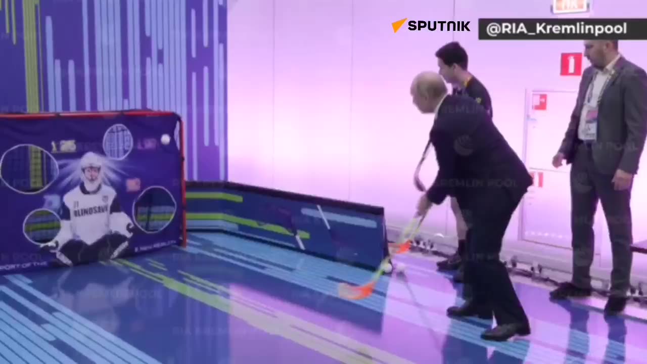 Putin gave a demonstration of the phygital floorball