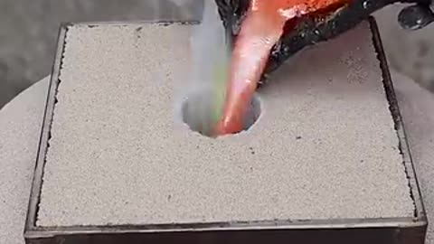 Making N8 Ball out of Nails - Sand Casting