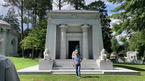 Woodlawn Cemetery (Trolley Tour) 3