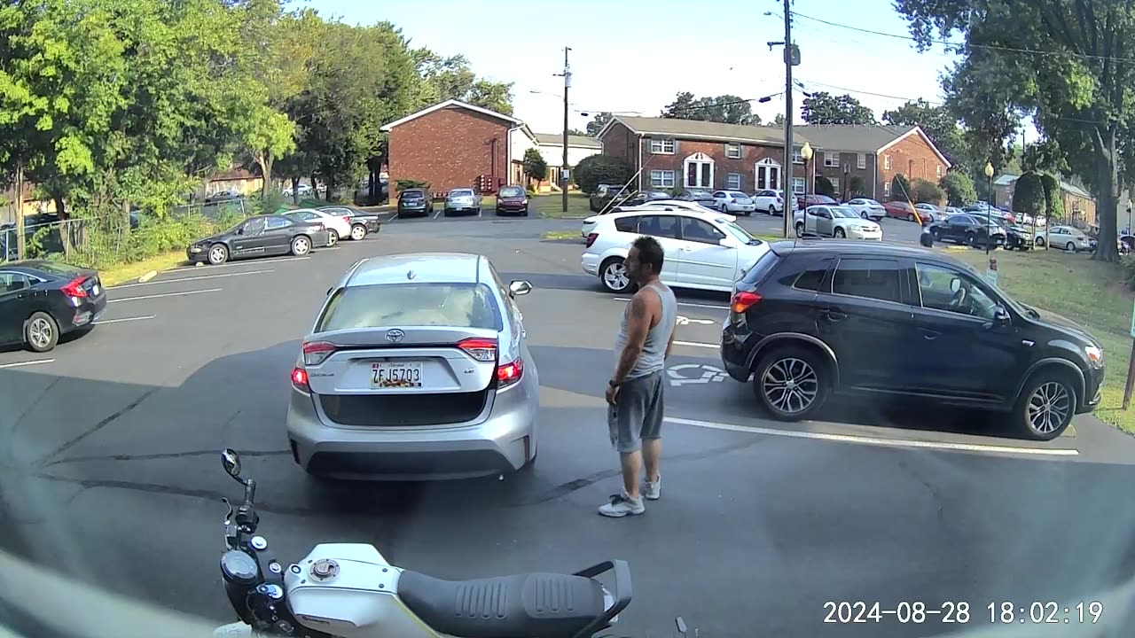 Would-Be Thief Tries to Fit Motorcycle in Trunk