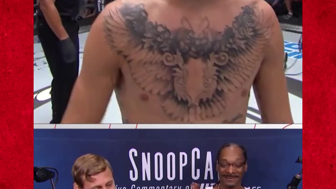 When SNOOP signed O'Malley to the UFC ! 🤣 #snoopdogg #seanomalley #ufc #viral #youtubeshort