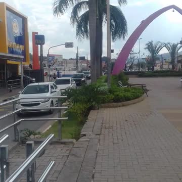 no parque de barueri pt4 as lojas todas fechadas