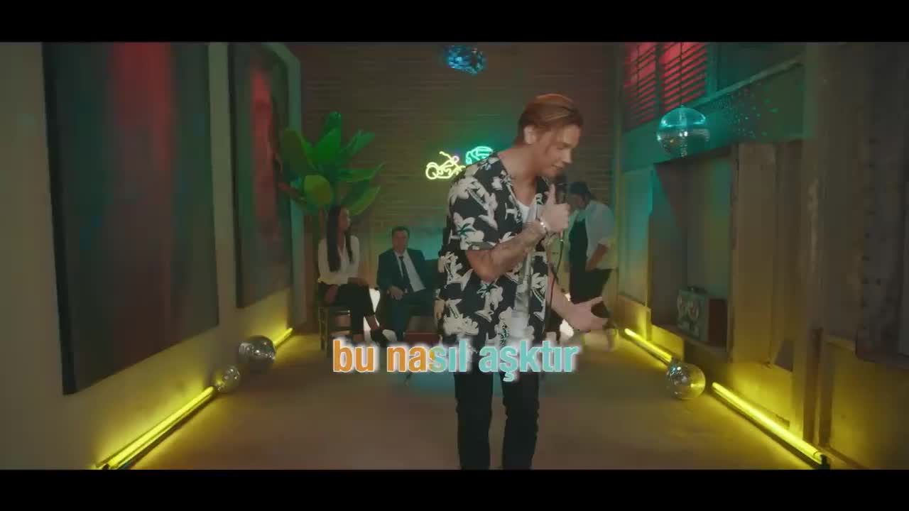 Sinan Akçıl feat. Ferah Zeydan - Şarttır