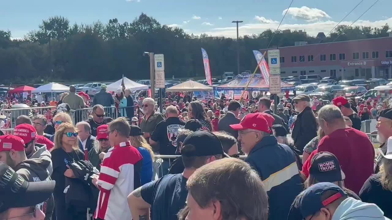 Trump Supporters line up early in Scranton, Pennsylvania