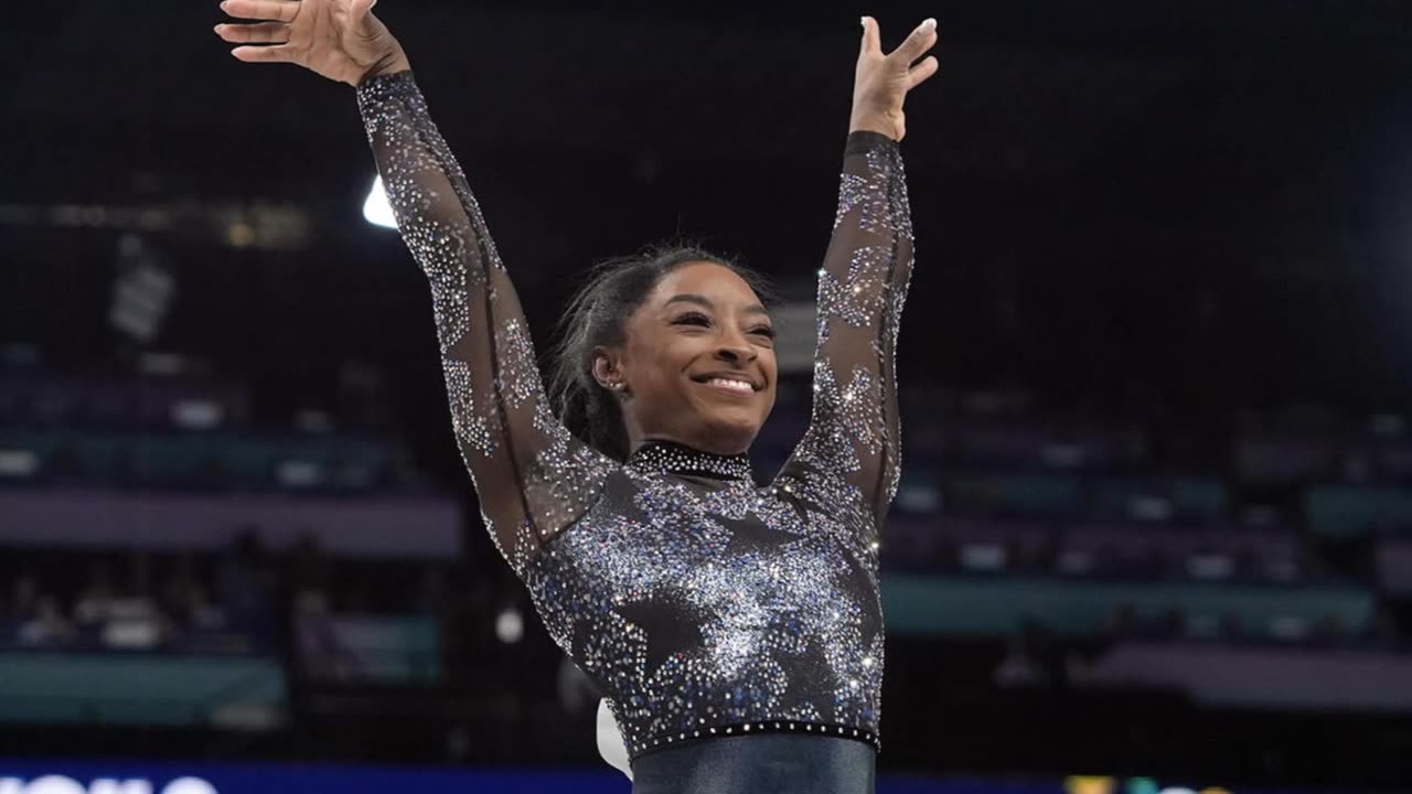 Simone Biles Injures Leg but Dominates Qualifying!