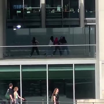 Währenddessen im Bundestag....