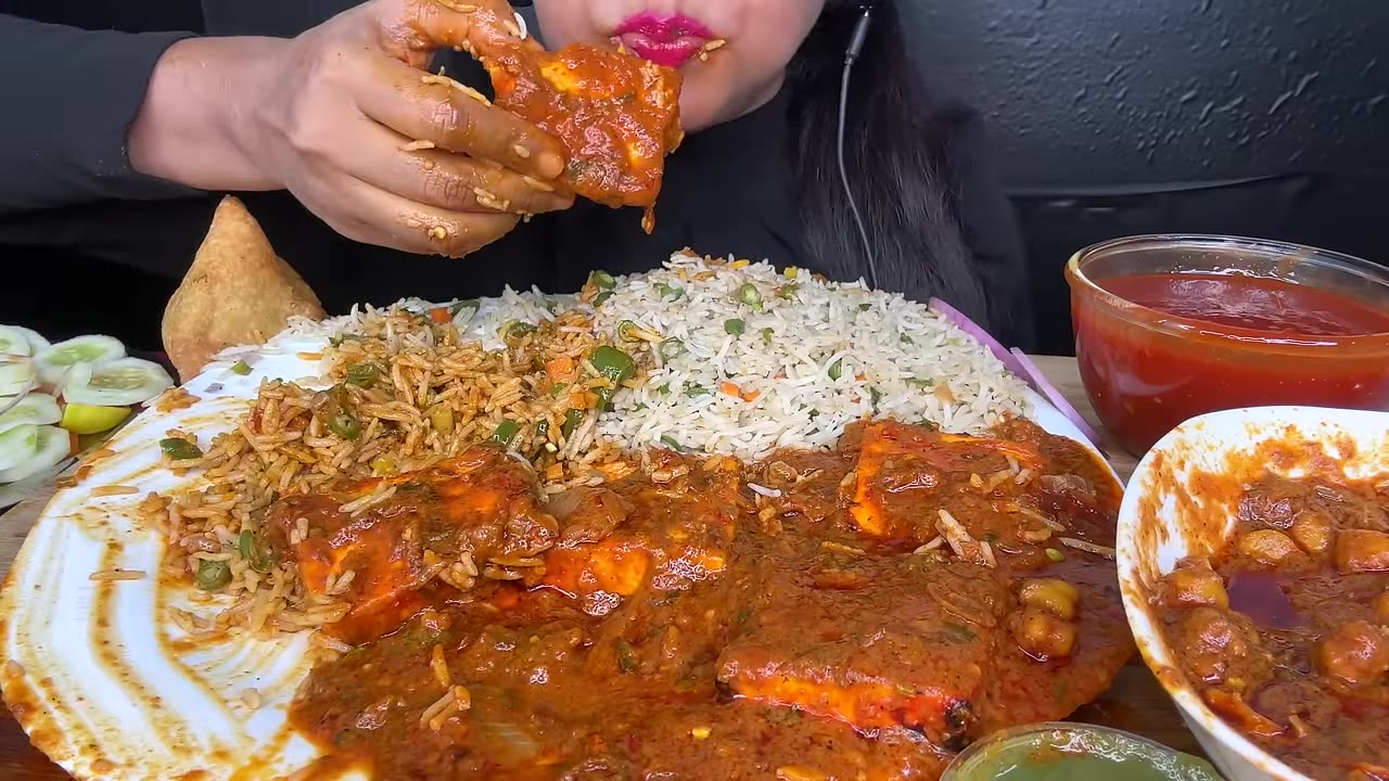 ASMR EATING SAMOSA,VEG FRIEDRICE,PANEER TIKKA MASALA,PURI,CHANNA MASALA MUKBANG