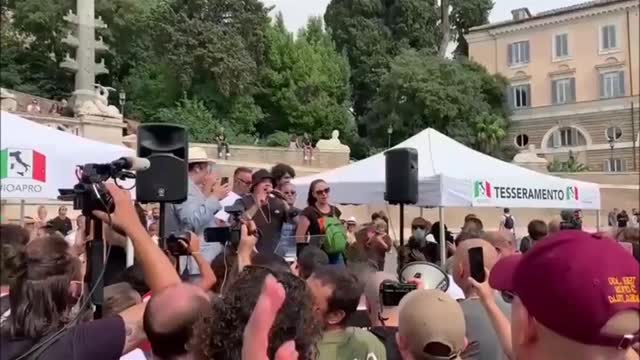 Roma: nuova manifestazione dei "No pass", la resistenza continua