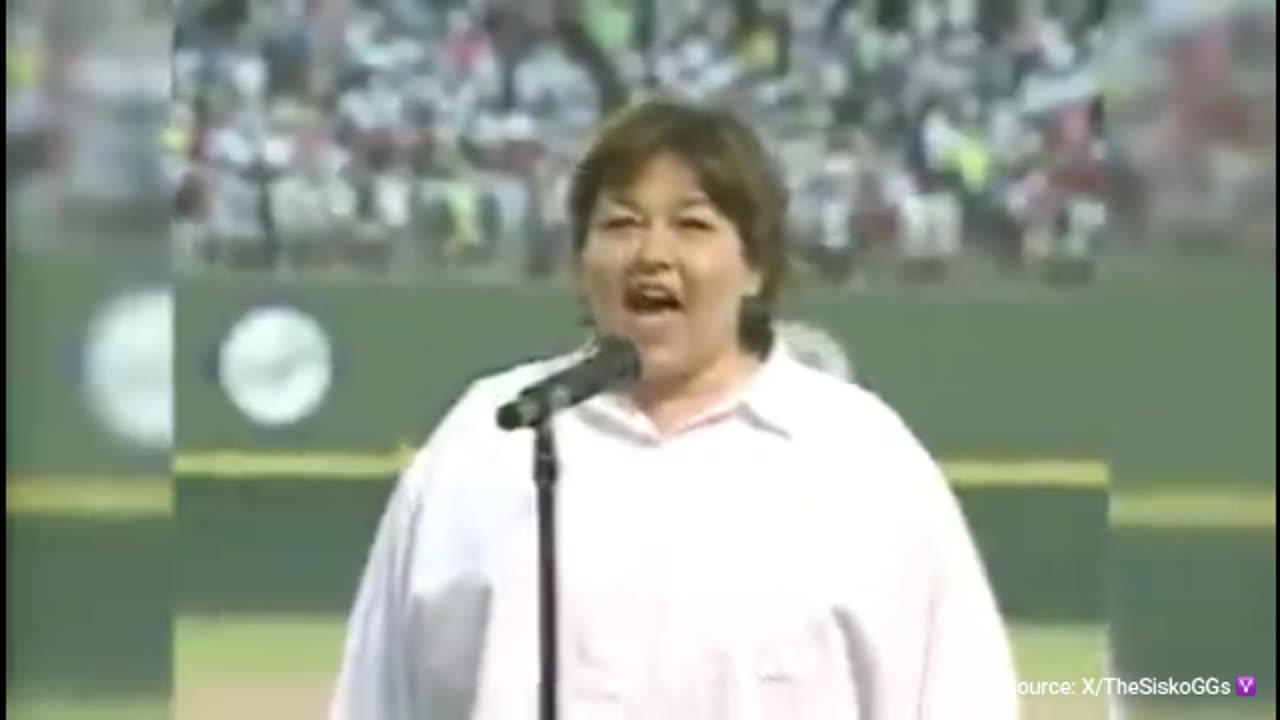 Resurfaced Clip of Roseanne Butchering The National Anthem At Baseball Game Goes Viral