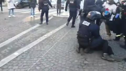 Man has his leg broken by Paris police during an arrest at the Freedom Convoy protest