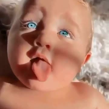 Cute baby😍💖😍
