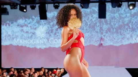 Josephine lentner in slow motion<<Newyork fashion week 2024💋 #fashion #bikini