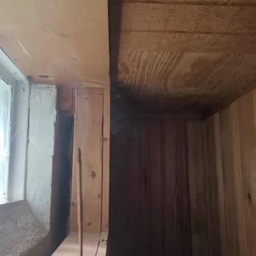 Failed ASMR dog jumpscares at end.