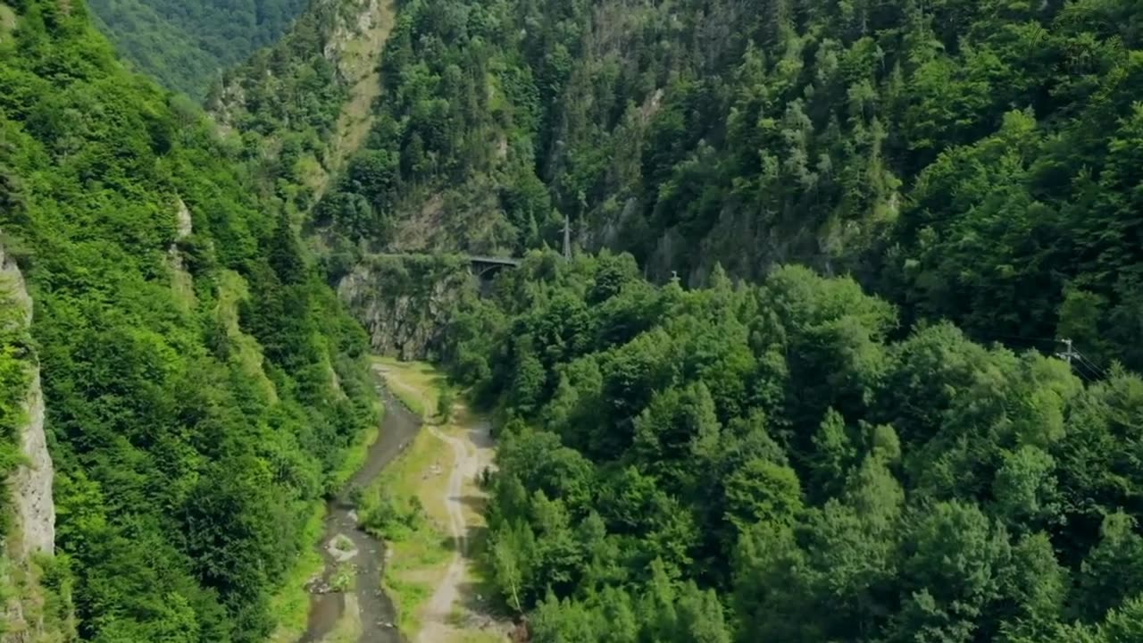 Wander Romania: 4K Scenic Calm with Soothing Sounds