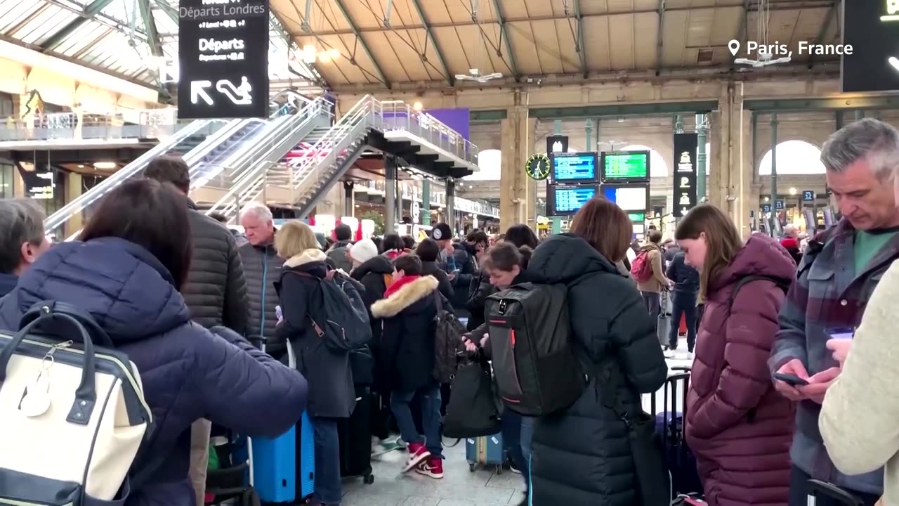 Flooded tunnel near London disrupts Eurostar train