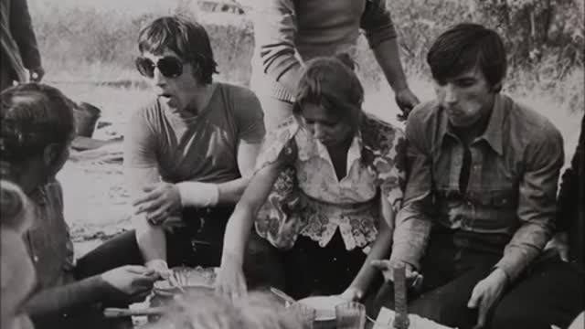 Высоцкий: "Так случилось, мужчины ушли..". (R).