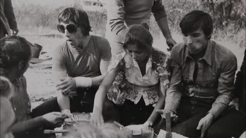 Высоцкий: "Так случилось, мужчины ушли..". (R).