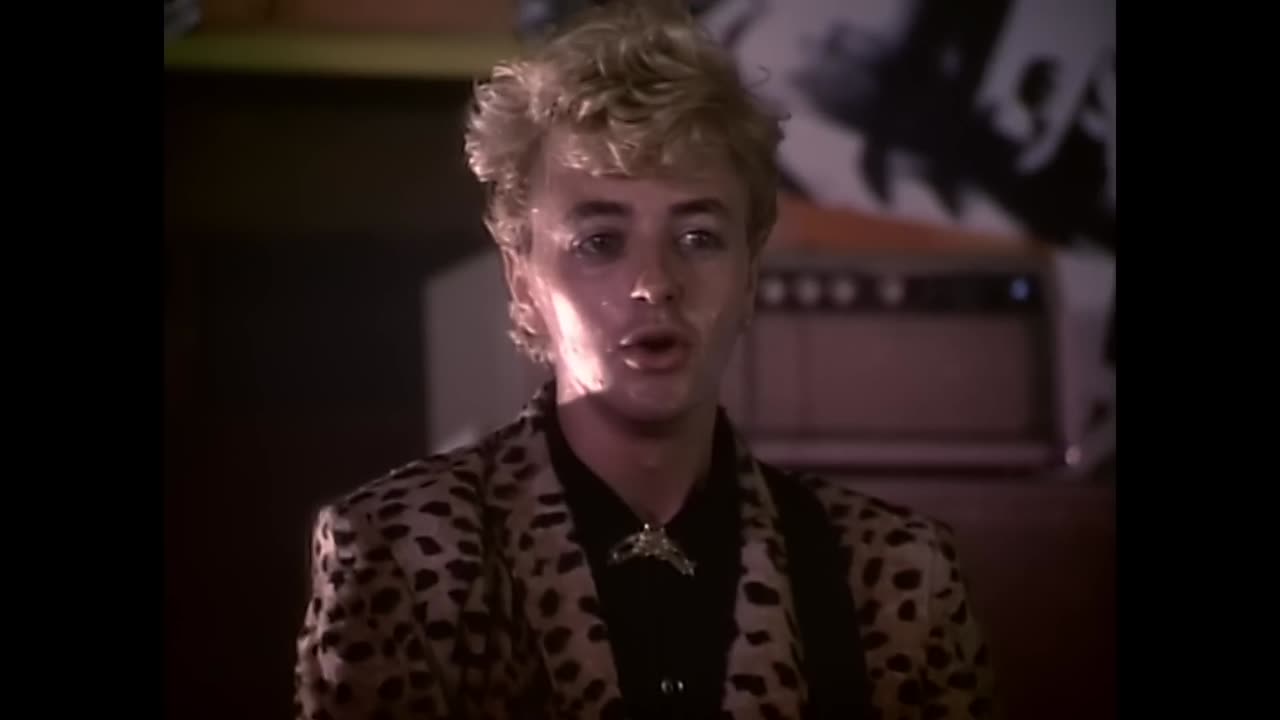 The Stray Cats - (She's) Sexy & 17 (Official Music Video)